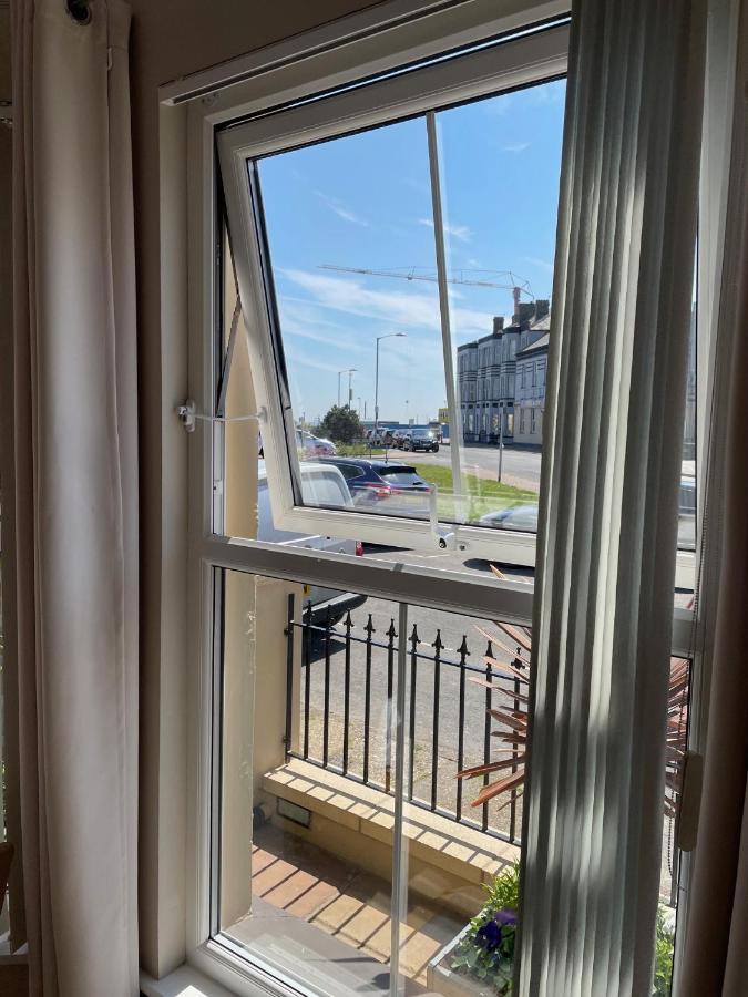 The Courtyard Guest House Great Yarmouth Exteriör bild