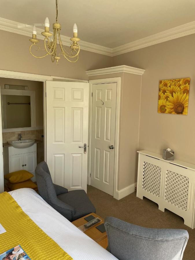 The Courtyard Guest House Great Yarmouth Exteriör bild