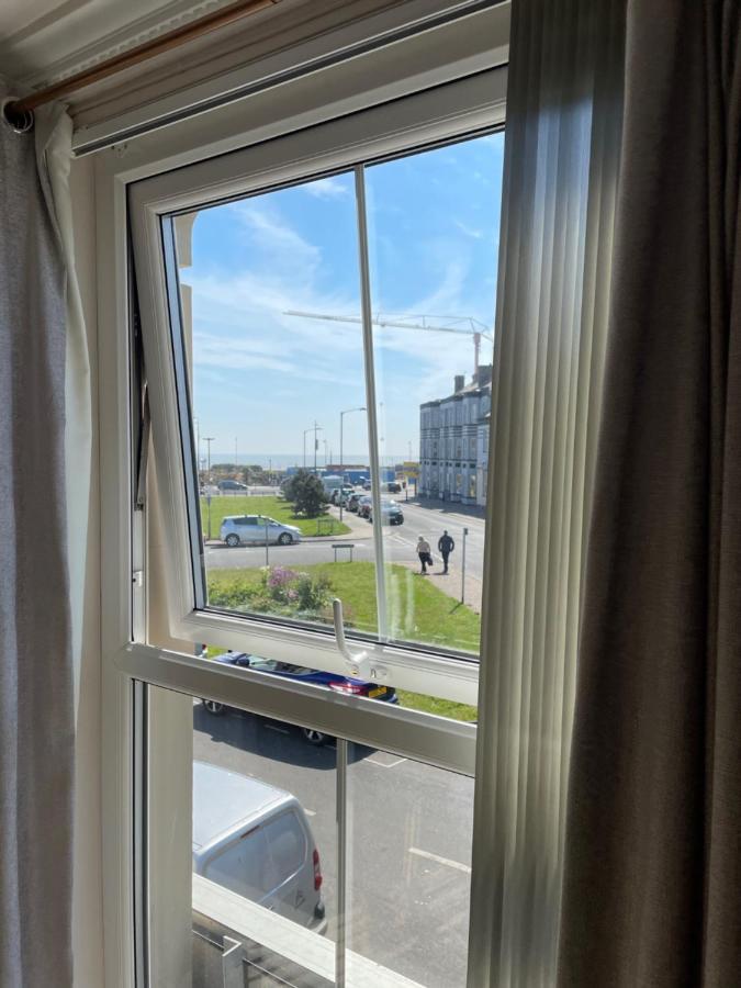 The Courtyard Guest House Great Yarmouth Exteriör bild