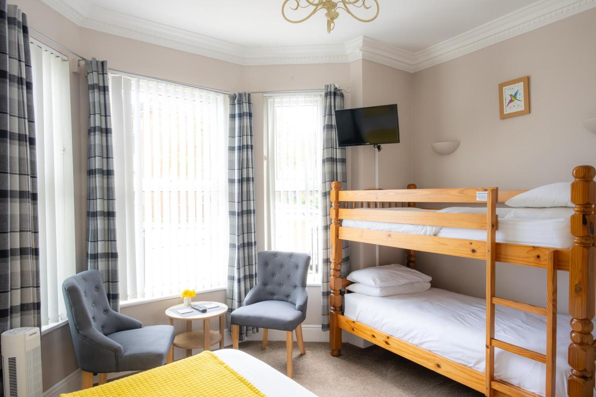 The Courtyard Guest House Great Yarmouth Exteriör bild