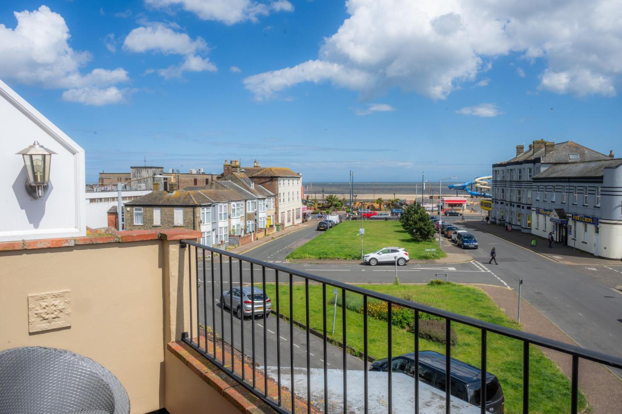 The Courtyard Guest House Great Yarmouth Exteriör bild