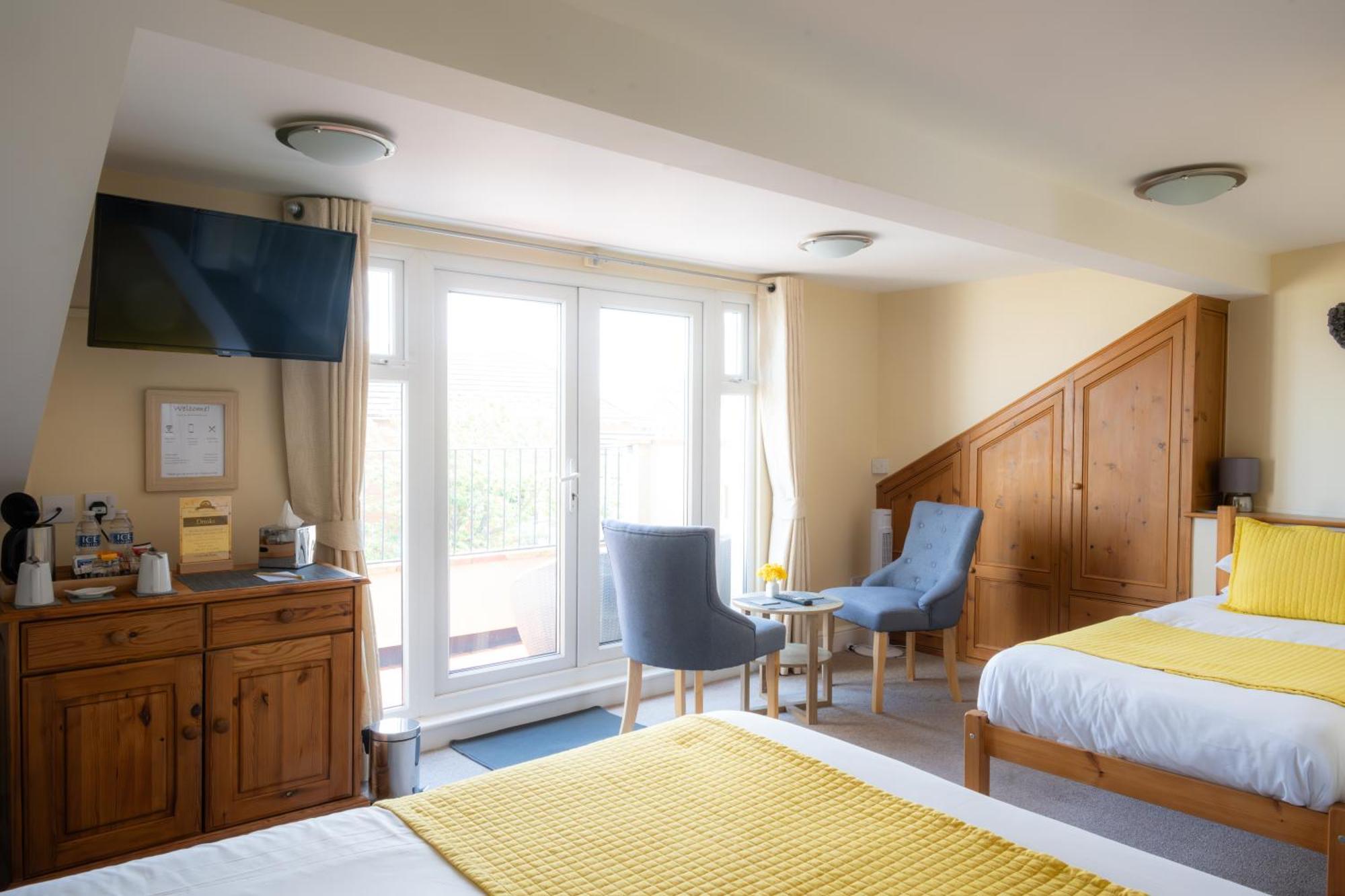 The Courtyard Guest House Great Yarmouth Exteriör bild