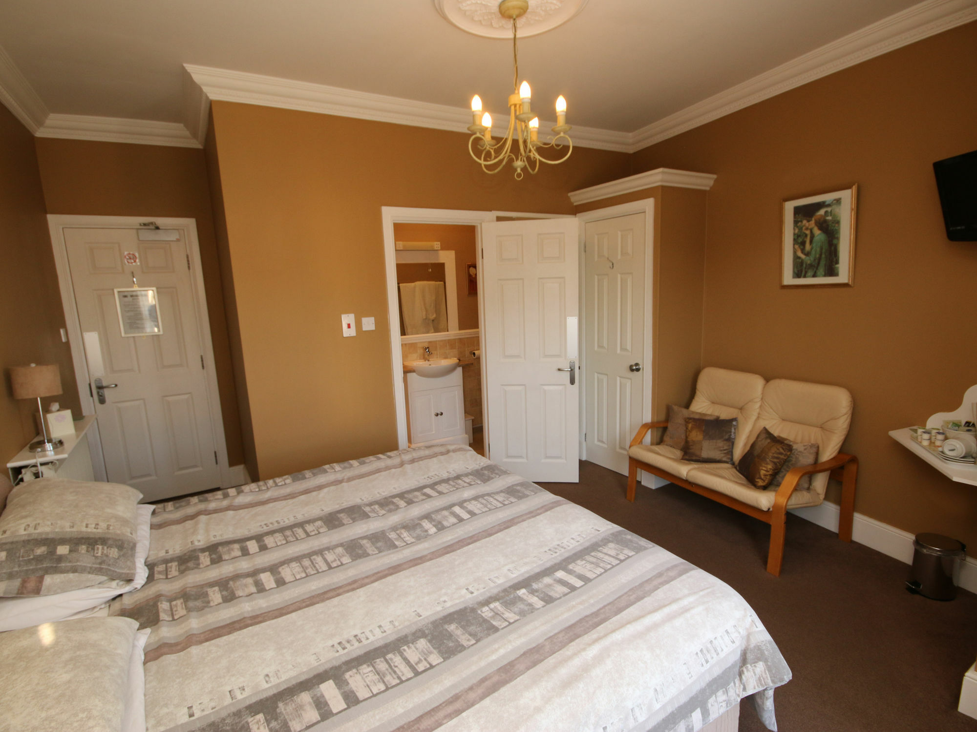 The Courtyard Guest House Great Yarmouth Exteriör bild
